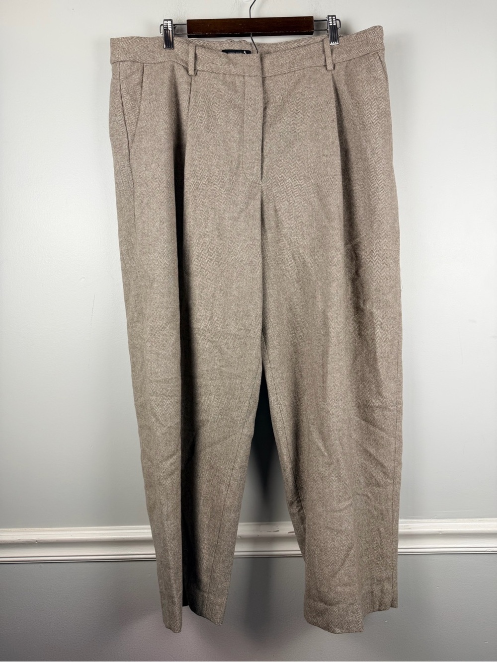 New Banana Republic high rise straight puddle blonde trousers size 18 wool